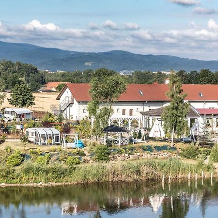 Forteca, Pokoje Goscinne Nad Stawem Dzierżoniów エクステリア 写真
